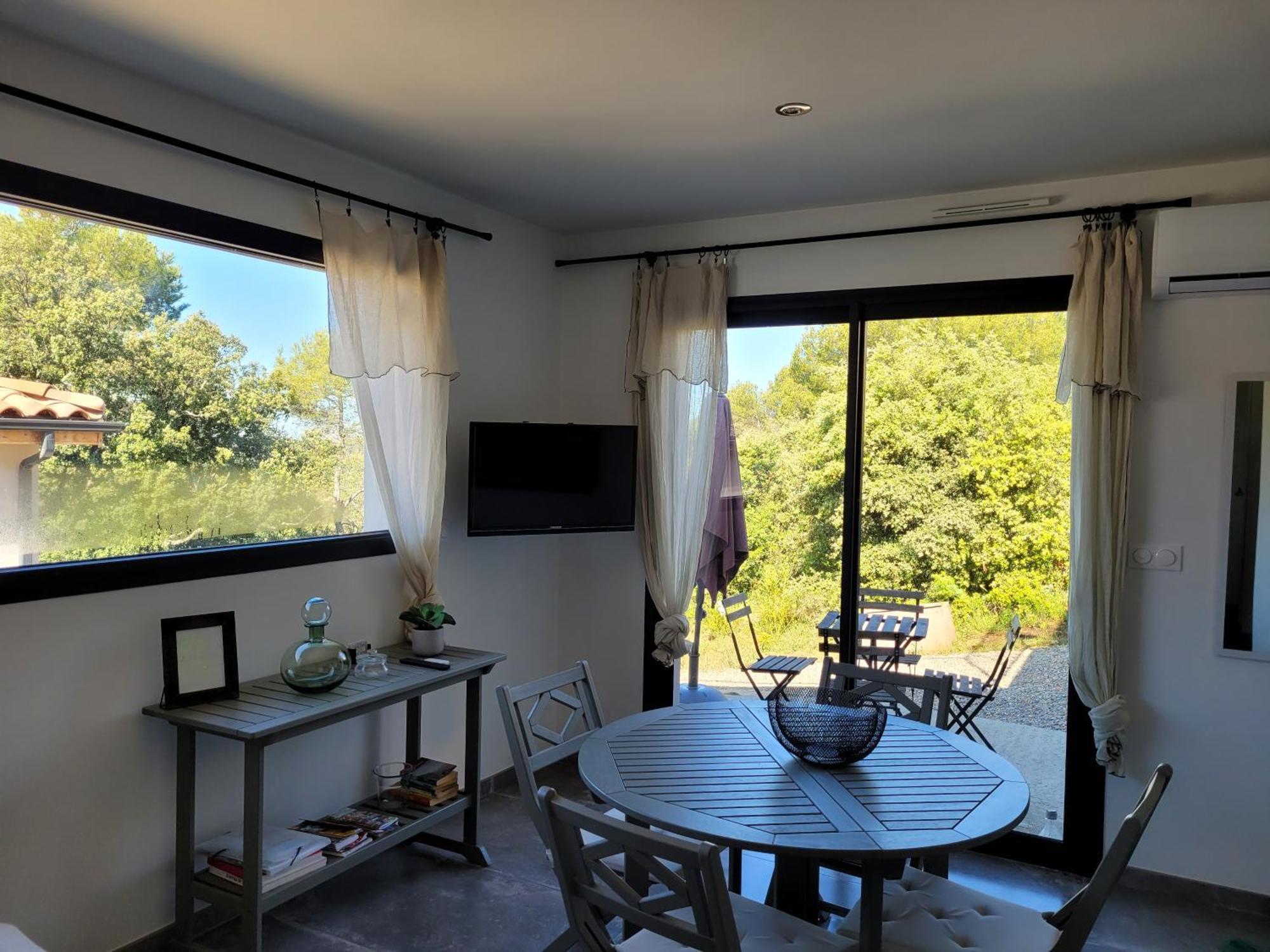 Au Pied Du Mont Ventoux Apartment *